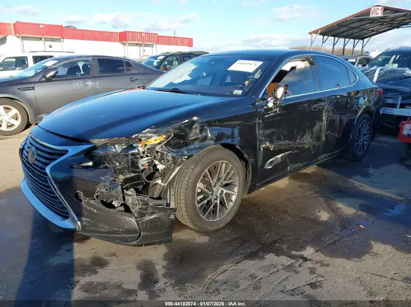 58ABK1GG9HU039738 2017 LEXUS ES - Image 2