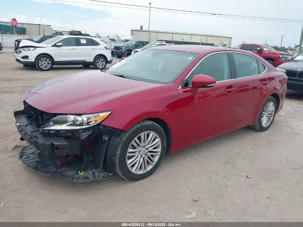 58ABK1GG9HU042333 2017 LEXUS ES - Image 2