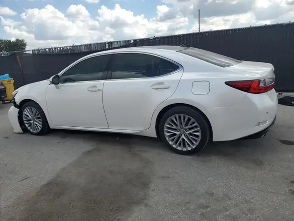 58ABK1GG9HU044101 2017 LEXUS ES - Image 2