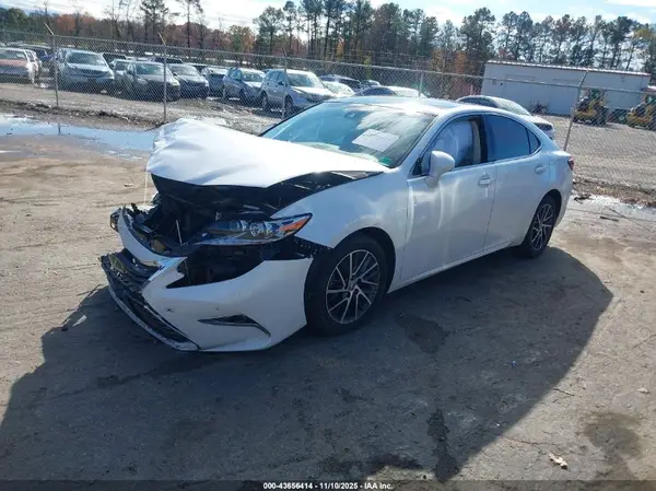 58ABK1GG9HU047693 2017 LEXUS ES - Image 2