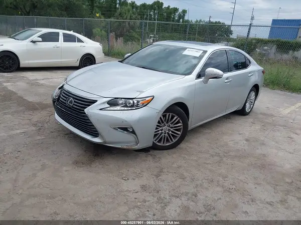58ABK1GG9HU048410 2017 LEXUS ES - Image 2