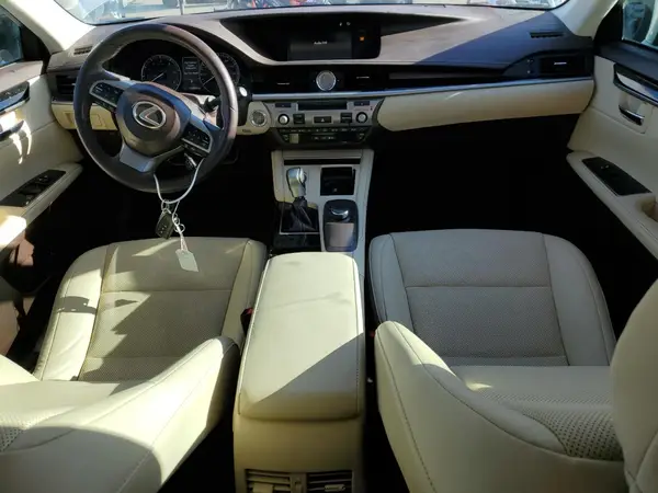 58ABK1GG9HU050710 2017 LEXUS ES - Image 8