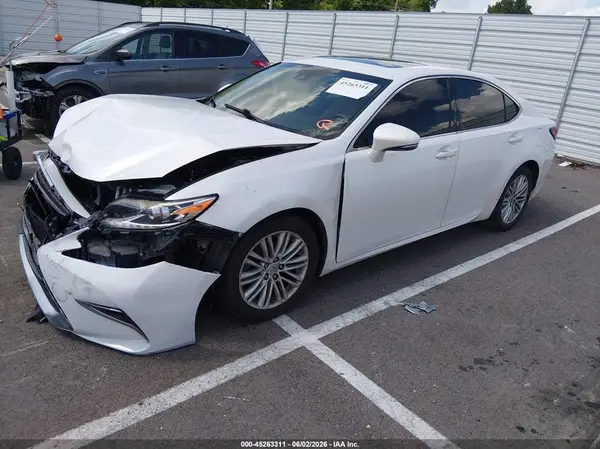 58ABK1GG9HU054756 2017 LEXUS ES - Image 2