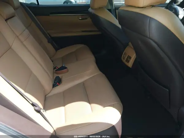 58ABK1GG9HU054756 2017 LEXUS ES - Image 8