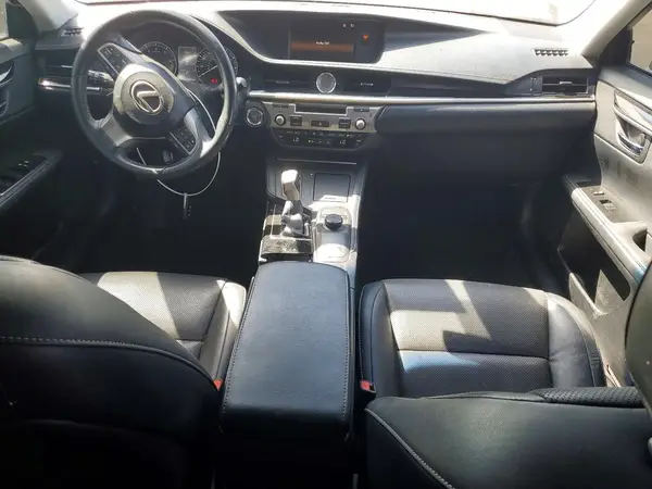 58ABK1GG9HU054918 2017 LEXUS ES - Image 8