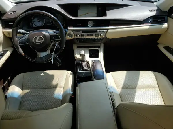 58ABK1GG9HU054921 2017 LEXUS ES - Image 8