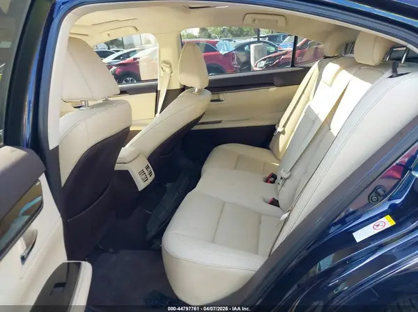 58ABK1GG9HU056250 2017 LEXUS ES - Image 8