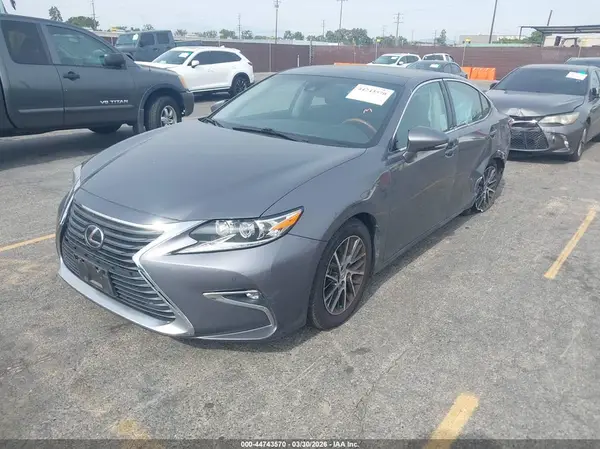 58ABK1GG9HU057169 2017 LEXUS ES - Image 2