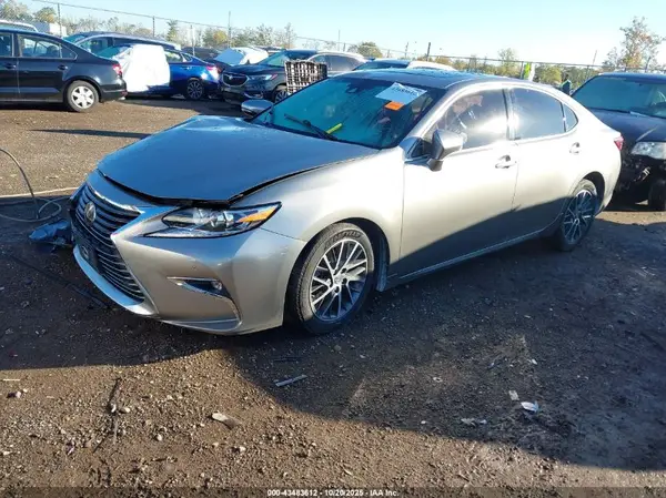 58ABK1GG9HU063652 2017 LEXUS ES - Image 2
