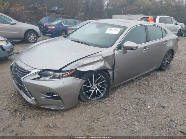 58ABK1GG9HU065532 2017 LEXUS ES - Image 2