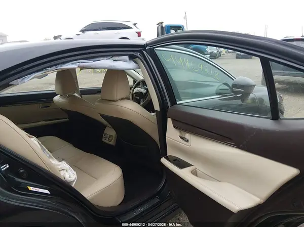 58ABK1GG9HU069953 2017 LEXUS ES - Image 8