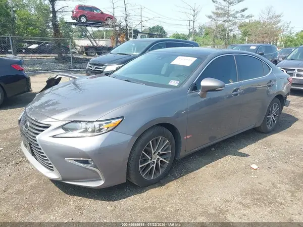 58ABK1GG9HU070682 2017 LEXUS ES - Image 2