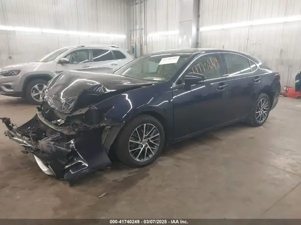58ABK1GG9HU070844 2017 LEXUS ES - Image 2