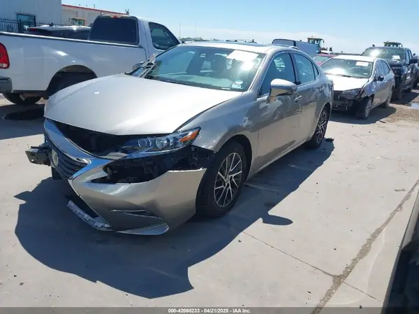 58ABK1GG9HU072187 2017 LEXUS ES - Image 2