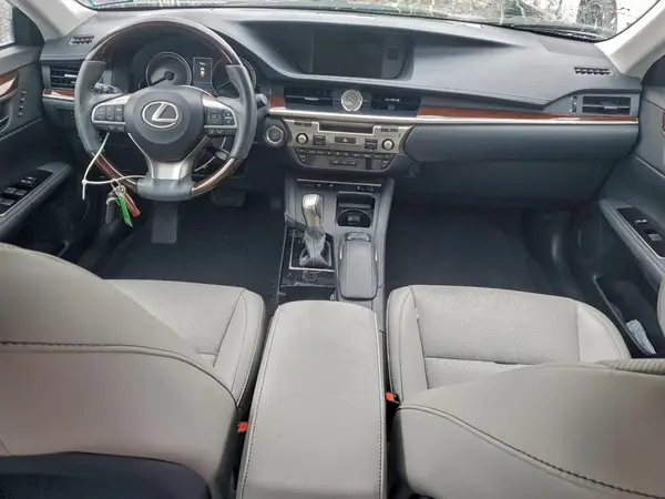 58ABK1GG9HU072349 2017 LEXUS ES - Image 8