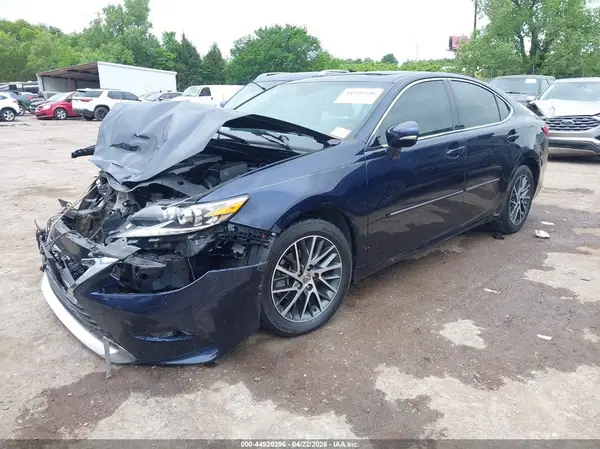 58ABK1GG9HU076224 2017 LEXUS ES - Image 2
