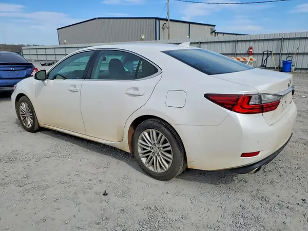 58ABK1GG9HU077826 2017 LEXUS ES - Image 2