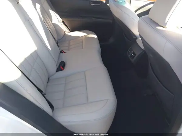 58ABK1GG9JU082529 2018 LEXUS ES - Image 8
