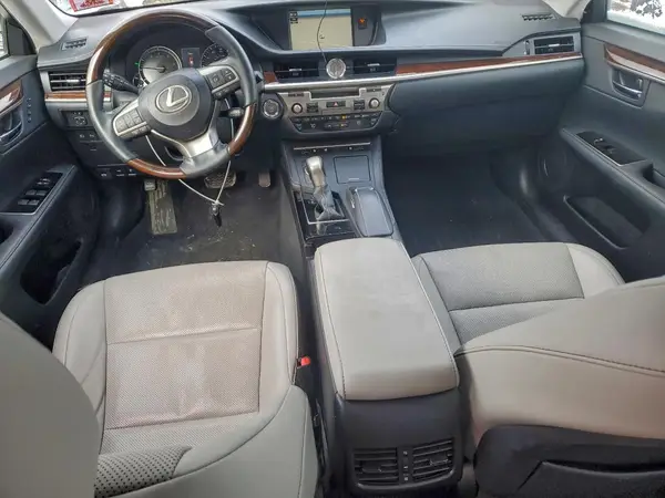 58ABK1GG9JU083549 2018 LEXUS ES - Image 8