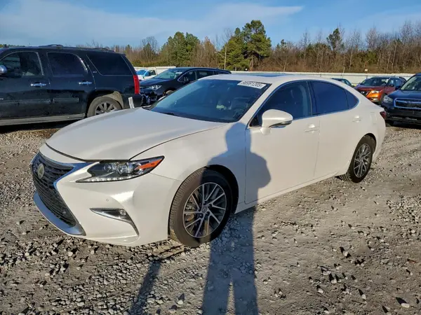 58ABK1GG9JU085303 2018 LEXUS ES - Image 1