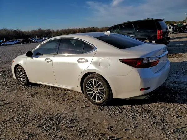 58ABK1GG9JU085303 2018 LEXUS ES - Image 2