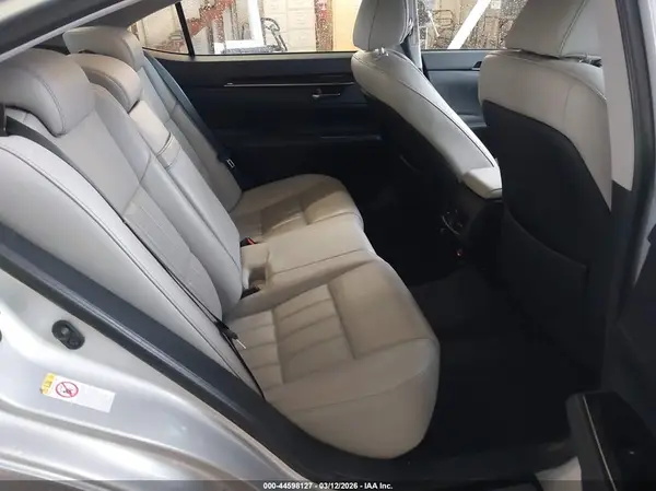 58ABK1GG9JU091795 2018 LEXUS ES - Image 8