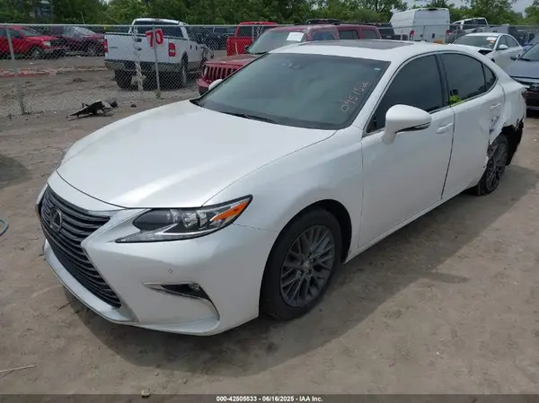 58ABK1GG9JU095152 2018 LEXUS ES - Image 2
