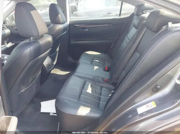 58ABK1GG9JU097712 2018 LEXUS ES - Image 8