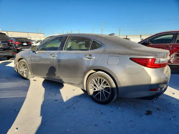 58ABK1GG9JU102486 2018 LEXUS ES - Image 2