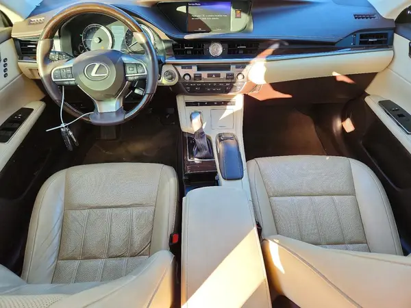 58ABK1GG9JU102486 2018 LEXUS ES - Image 8