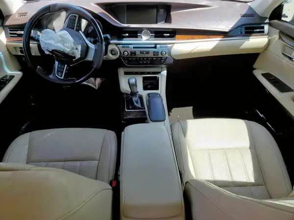 58ABK1GG9JU106490 2018 LEXUS ES - Image 8