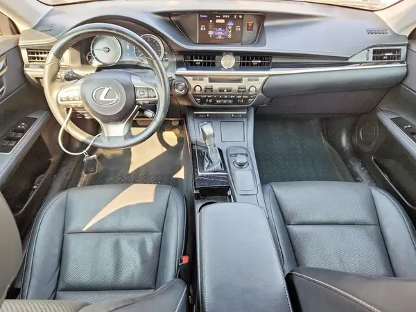 58ABK1GG9JU109499 2018 LEXUS ES - Image 8