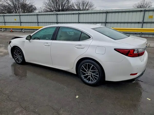 58ABK1GG9JU115092 2018 LEXUS ES - Image 2