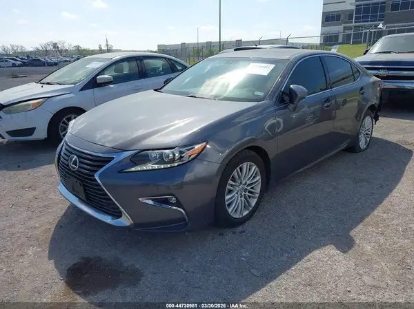 58ABK1GGXGU002552 2016 LEXUS ES - Image 2