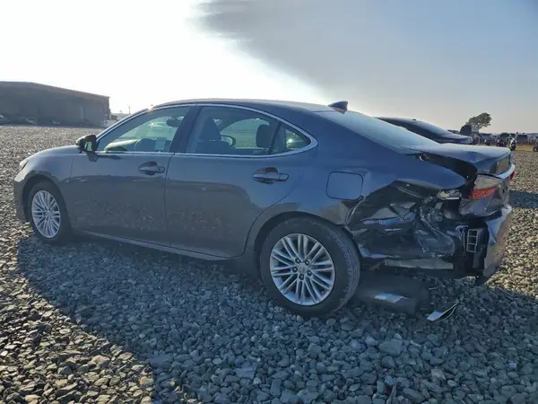 58ABK1GGXGU010179 2016 LEXUS ES - Image 2