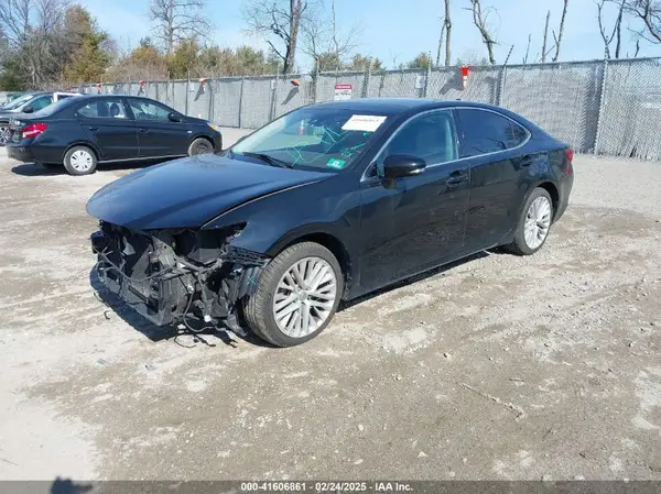 58ABK1GGXGU015723 2016 LEXUS ES - Image 2
