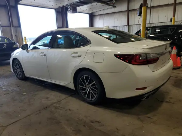 58ABK1GGXGU019481 2016 LEXUS ES - Image 2