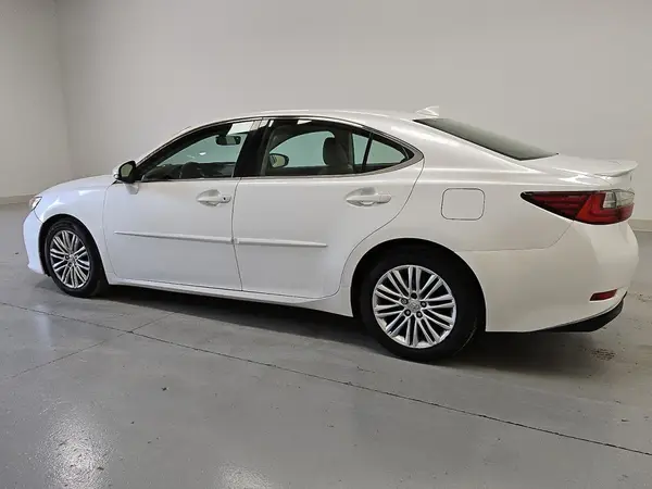 58ABK1GGXGU028195 2016 LEXUS ES - Image 2