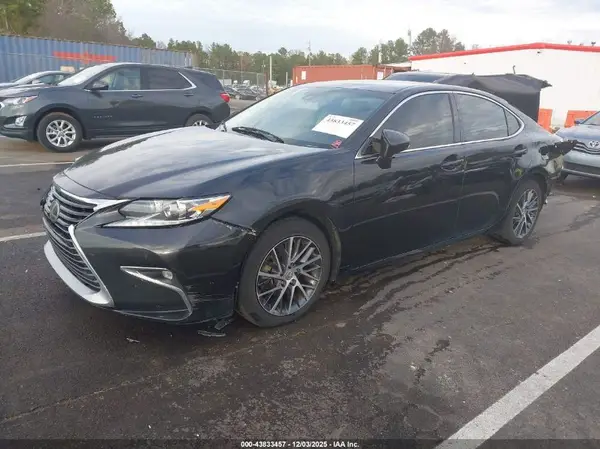 58ABK1GGXGU031615 2016 LEXUS ES - Image 2