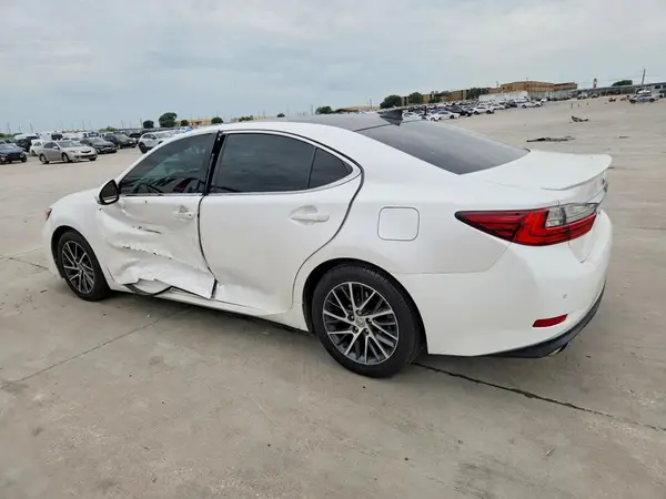 58ABK1GGXGU032442 2016 LEXUS ES - Image 2