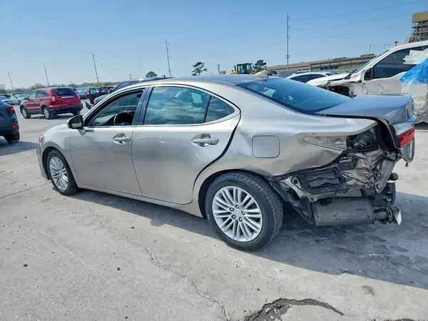 58ABK1GGXGU032800 2016 LEXUS ES - Image 2