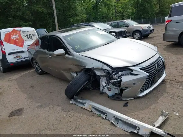 58ABK1GGXHU039778 2017 LEXUS ES - Image 1