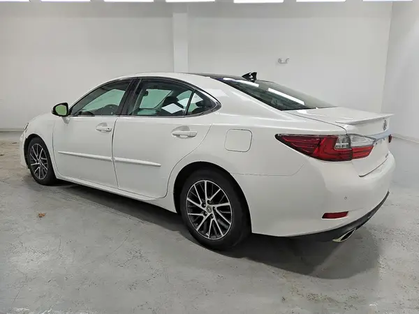 58ABK1GGXHU040896 2017 LEXUS ES - Image 2