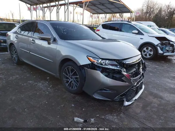 58ABK1GGXHU044088 2017 LEXUS ES - Image 1