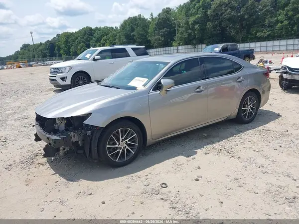 58ABK1GGXHU044530 2017 LEXUS ES - Image 2