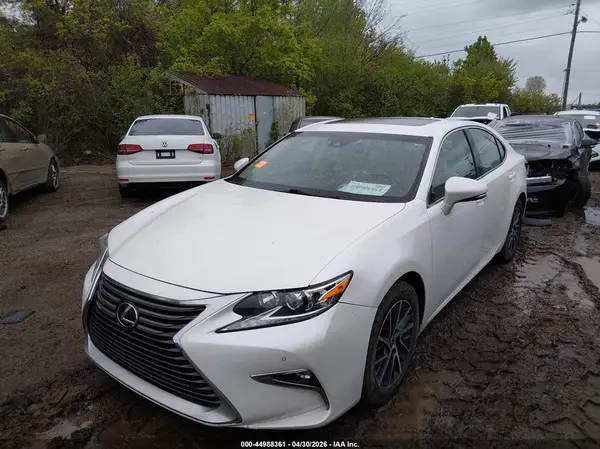 58ABK1GGXHU051204 2017 LEXUS ES - Image 2