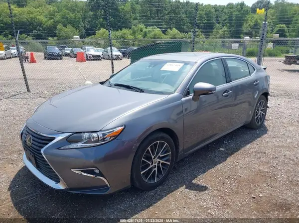 58ABK1GGXHU051767 2017 LEXUS ES - Image 2
