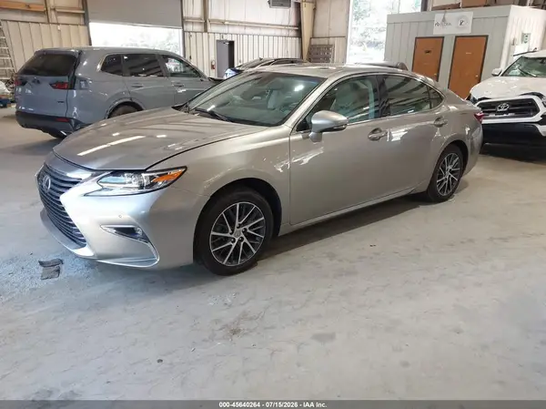 58ABK1GGXHU052093 2017 LEXUS ES - Image 2