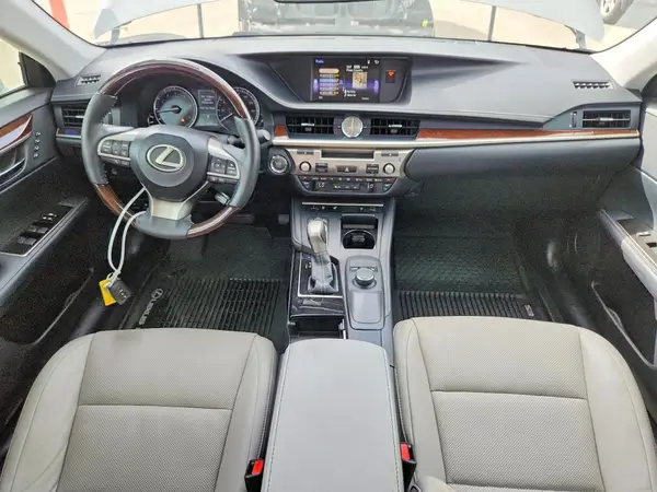 58ABK1GGXHU053003 2017 LEXUS ES - Image 8