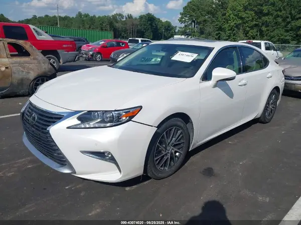 58ABK1GGXHU053826 2017 LEXUS ES - Image 2